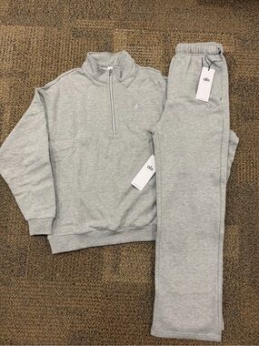 ALO Yoga Gray Quarter-Zip and Uncuffed Pants Sweatsuit